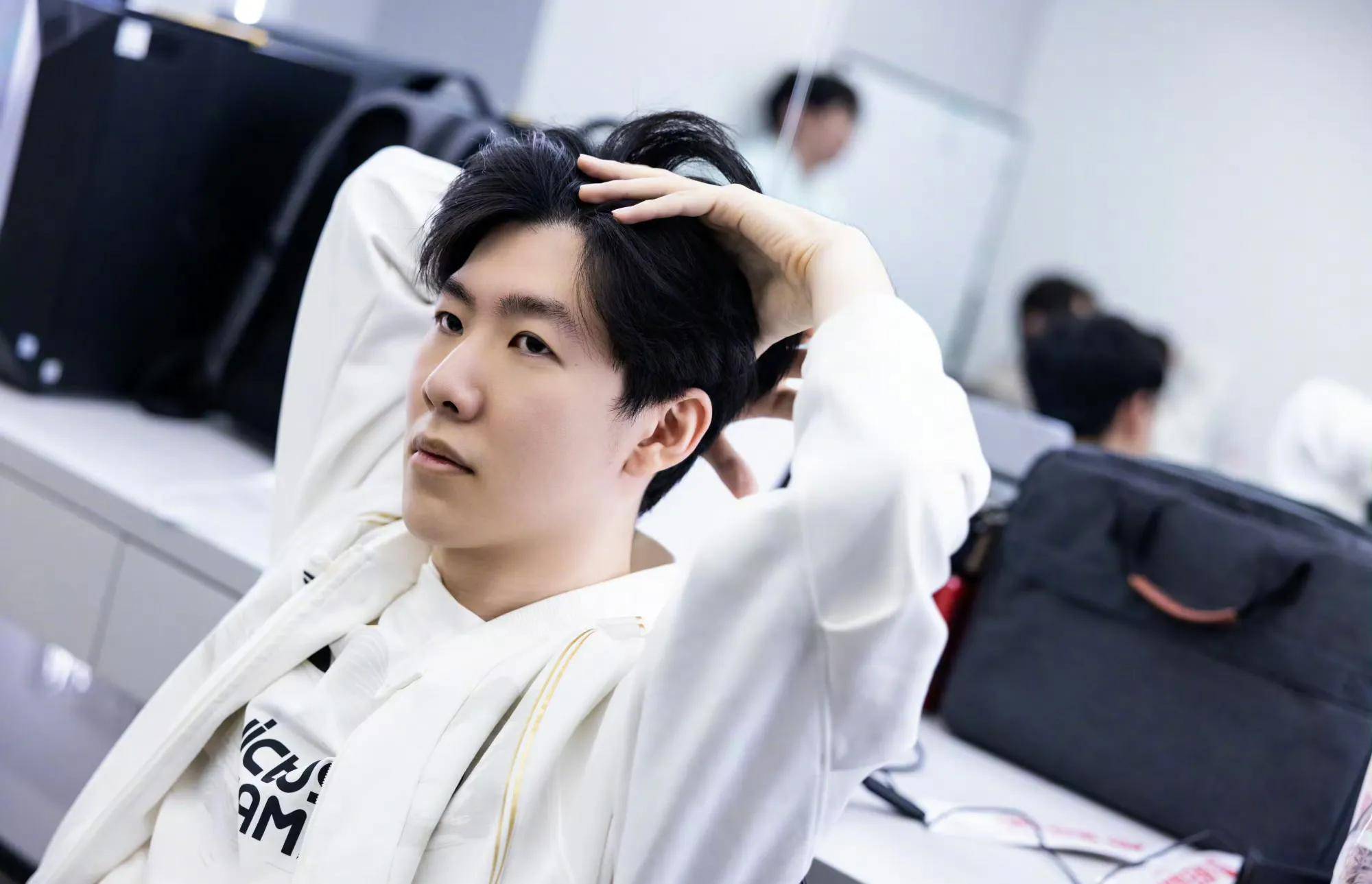 边卫收窄 边卫收窄